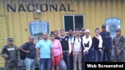 Foto Archivo. Cubanos detenidos en Agua Caliente, Honduras cuando intentaban cruzar la frontera con Guatemala
