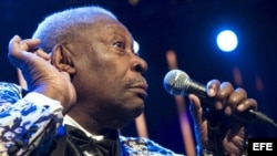 B.B. King durante un concierto en la 43 edición del Festival de Jazz de Montreux en Suiza.