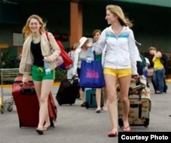 Poco menos de 3 millones de turistas visitan Cuba cada año, muchos de ellos estadounidenses.