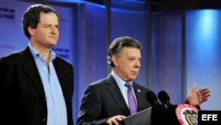 El presidente de Colombia, Juan Manuel Santos junto al Alto Comisionado para la Paz, Sergio Jaramillo.