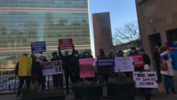 Manifestación de cubanos frente a la sede de ONU en Nueva York. (Foto: Carmen María Rodríguez)