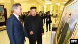 Kim Jong-un recibe a Moon Jae-in para la cumbre de Pionyang