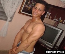 Dayron Andino León, de 18 años, se suicidó tras ser repatriado y encarcelado en Cuba (A.Tur).