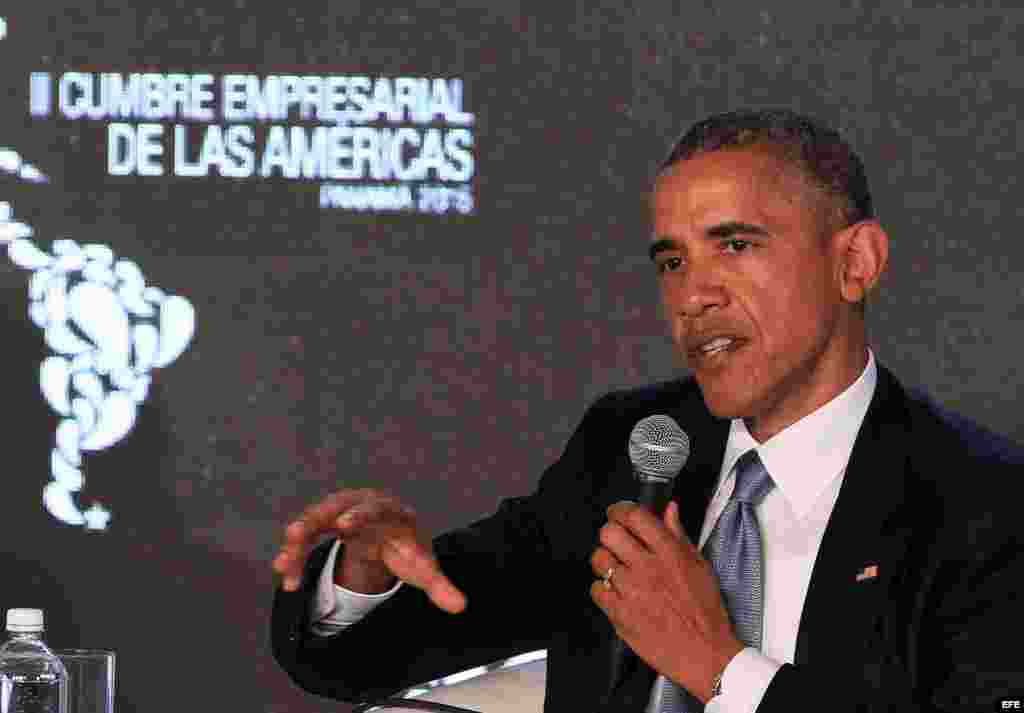 El presidente de Estados Unidos, Barack Obama habla en la clausura del foro empresarial II CEO Summit of the Americas, o Cumbre Empresarial dentro del marco de la VII Cumbre de las Américas hoy, viernes 10 de abril de 2015, en Ciudad de Panamá. EFE/Alejan