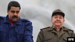 Nicolás Maduro y Raúl Castro (i-d). Archivo.