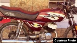 Una "Karpazuki", Karpaty rusa con pistón de Suzuki, alcanza 160 kph (O.González).