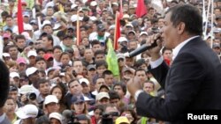 Rafael Correa es el favorito, dicen las encuestas