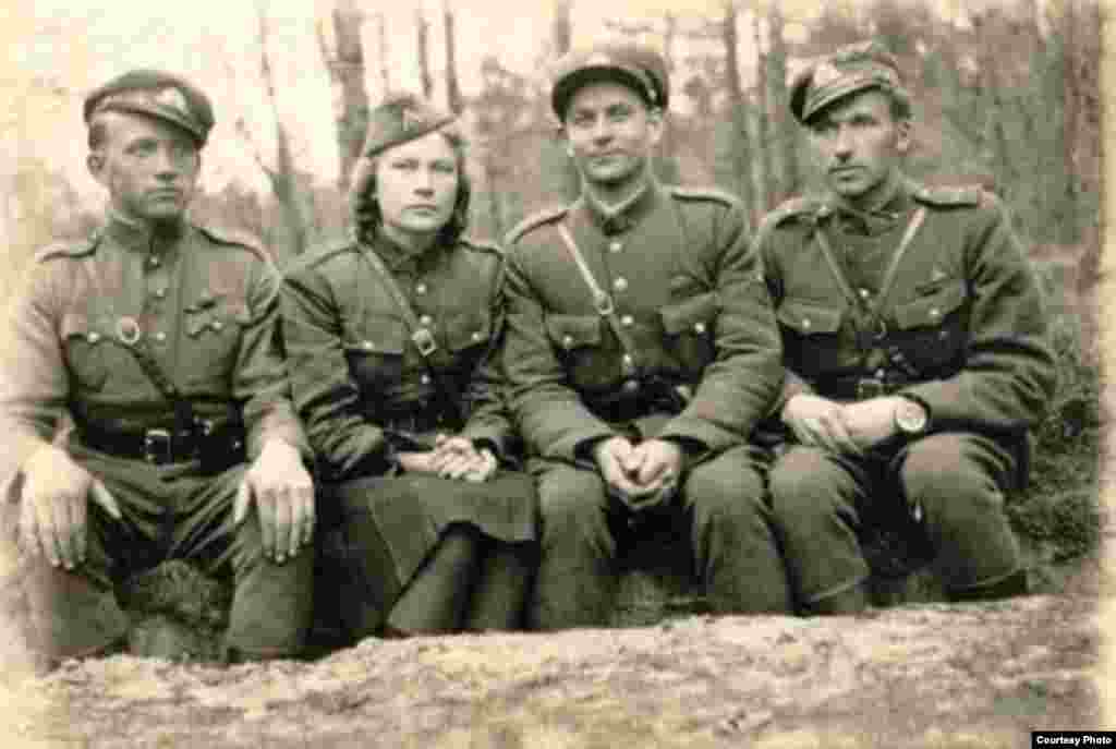 Guerrilleros lituanos en 1948 luchando contra la ocupación soviética.