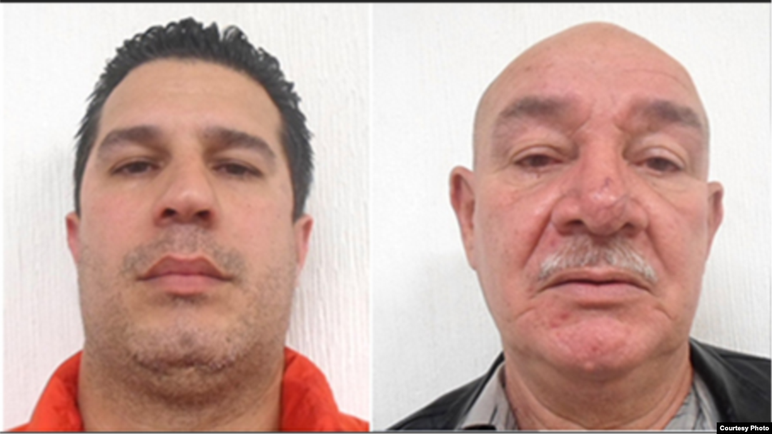 Los cubanos Roberto Marrero La Rosa (d) y Johnny Hernández Sardiñas, detenidos en México.