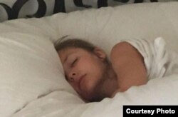 Talía, la hija de 10 años de la turista británica Debbie Wood, contrajo una infección estomacal en el hotel Memories Varadero.