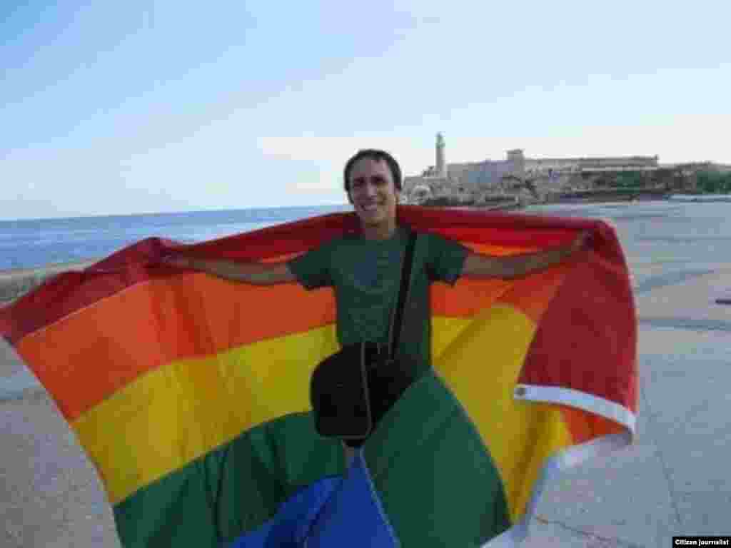 Reportero ciudadano Mario José desde La Habana nos muestra cómo celebró el Día del Orgullo Gay.
