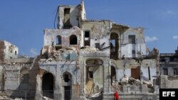 "La Habana, una ciudad otrora espectacular, está literalmente derrumbándose". La foto fue tomada en la capital cubana el año pasado.
