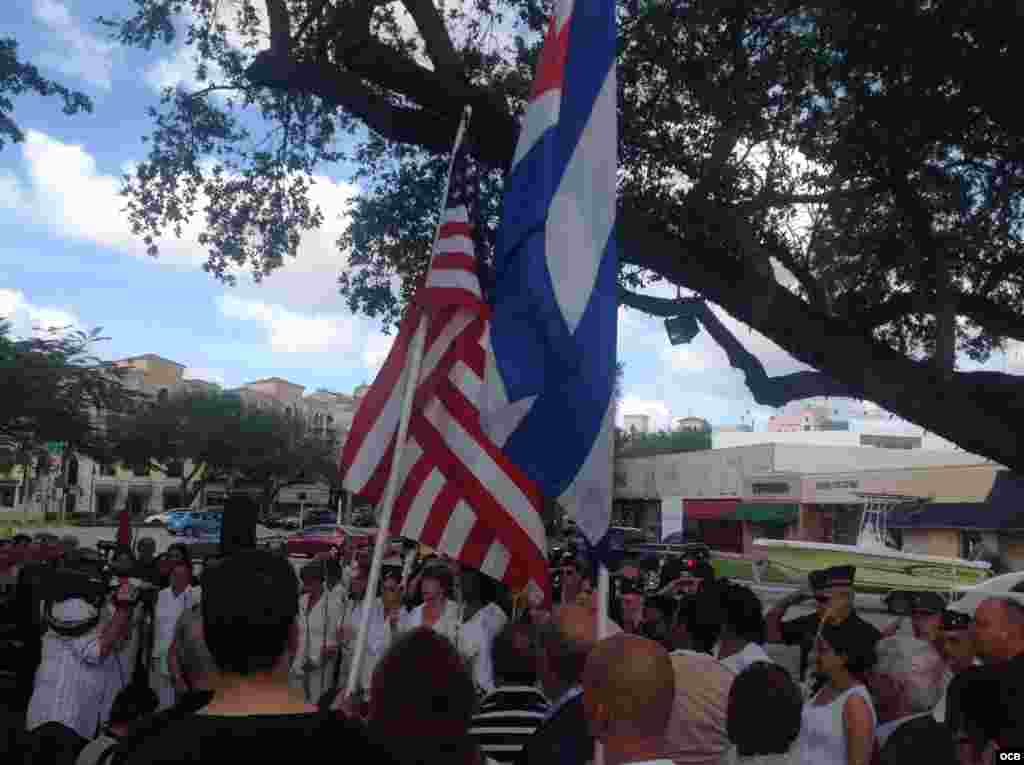 Frente al Ayuntamiento de Coral Gables