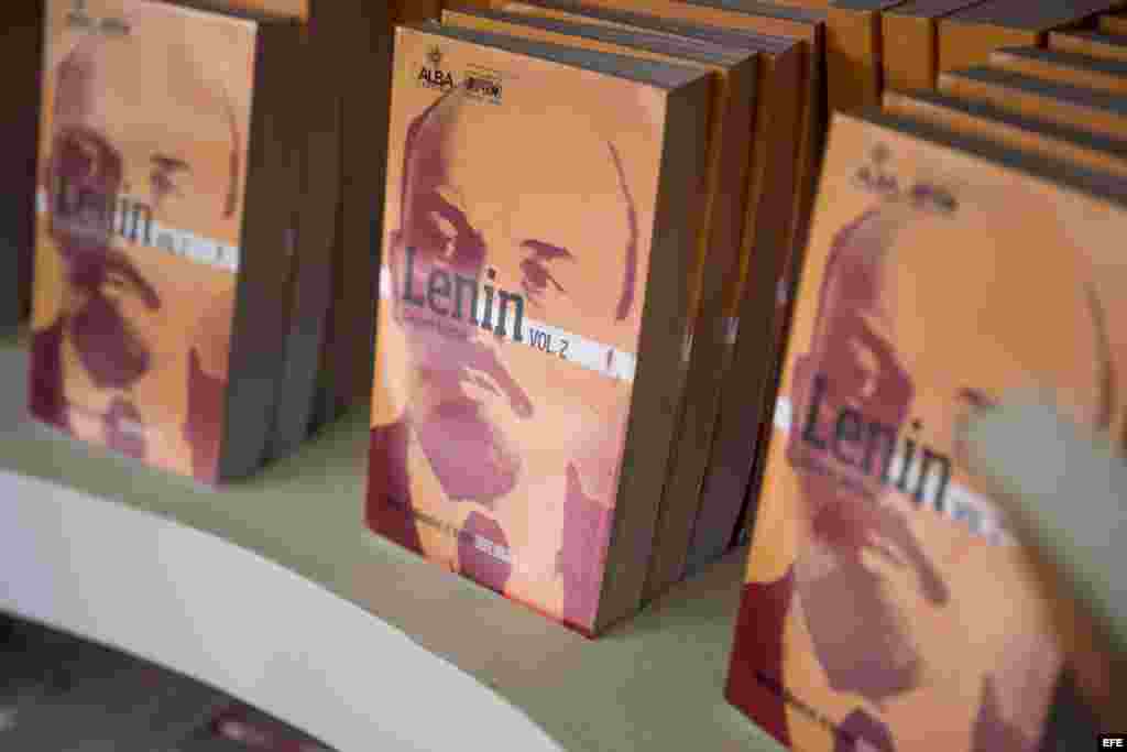Libros de Lenin en la feria del libro de Caracas