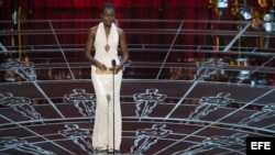 Lupita Nyong'o en la presentación de los Premios Oscar 2015.