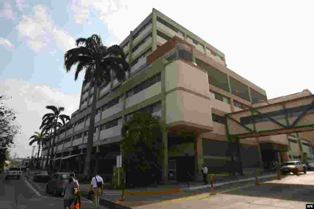 Vista general del centro médico Dr. Guerra Méndez, donde falleció la estudiante y reina de belleza Génesis Carmona en el sector El Prebo de Valencia (Venezuela).