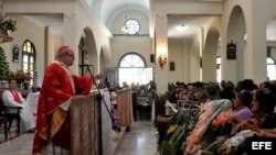 Cardenal Ortega con los feligreses capitalinos