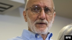 Alan Gross comparece ante la prensa el 17 de diciembre de 2014, tras ser liberado por el gobierno cubano. 