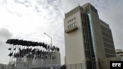 Vista del edificio de la Sección de Intereses de EEUU en Cuba (SINA), ubicado en el malecón habanero 