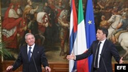 Reunión de Raúl Castro con el premier de Italia Matteo Renzi.