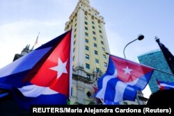 Protesta en la Torre de la Libertad en Miami, el 17 de julio de 2021. REUTERS/Maria Alejandra Cardona