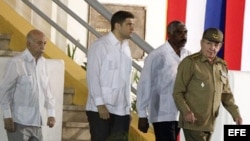 Raúl Castro llega para la ceremonia por el 62 aniversario del asalto al Cuartel Moncada.