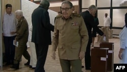 El primer secretario del Partido Comunista de Cuba, Raúl Castro, en una imagen de archivo. (HO/Cubavisión/AFP) 