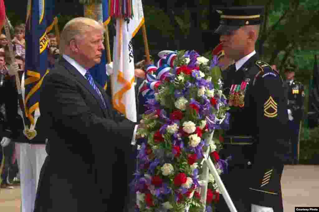 Presidente Donald Trump, Día de los Caídos