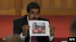 CAR356. CARACAS (VENEZUELA), 15/04/2013.-El presidente electo de Venezuela, Nicolás Maduro, el lunes 15 de abril de 2013, durante una rueda de prensa desde el Palacio de Miraflores en Caracas (Venezuela). Maduro responsabilizó al candidato presidencial o