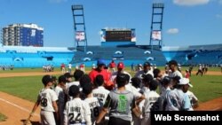 Grandes Ligas impartió clases prácticas a niños cubanos.