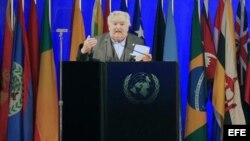 Fotografía de archivo del presidente de Uruguay, José Mujica, en la Conferencia de la ONU sobre Desarrollo Sostenible Río en el centro de convenciones Riocentro de la ciudad de Río de Janeiro (Brasil). EFE/Marcelo Sayão