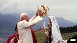 El Papa Juan Pablo II en Perú en 1985.