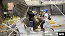 Continúan barricadas y protestas en Venezuela