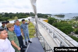 Premier Lee visita a las tropas en la Isla Sentosa, Singapur