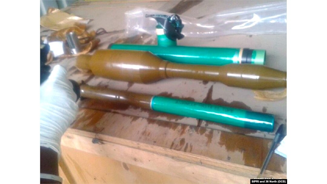 Parte de las armas cubanas halladas a bordo del carguero norcoreano Chong Chong Gang.