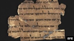 Fotografía facilitada por la Autoridad de Antigüedades de Israel de uno de los manuscritos incluídos en la "Biblioteca Digital de los Manuscritos del Mar Muerto".