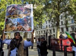 Exiliados etíopes protestan en Londres por las muertes de manifestantes.