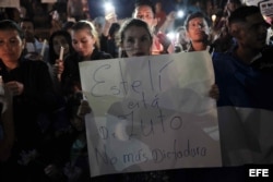 Cientos de nicaragüenses protestan en la Plaza de la Democracia de San José.