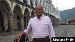 "Mi país está controlado en estos momentos por los cubanos, mis fuerzas armadas están controladas por las Fuerzas Armadas Revolucionarias (de Cuba)", Gustavo Azócar, periodista venezolano.