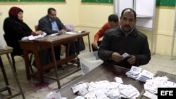 Egipcios votan por su nueva Constitución