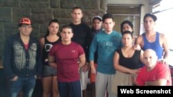 Estos son los diez cubanos que se encuentran en el Hotel Carrión, en Quito, que podrían ser deportados.