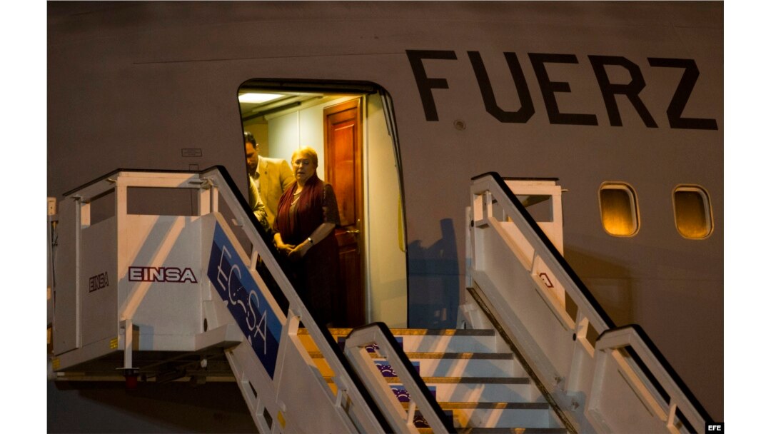 Bachelet inicia en Cuba su penúltimo viaje al exterior como jefa de Estado.