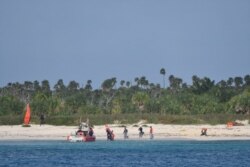 Cubanos dispuestos a abordar embarcación de guardia costera en Cayo Sal, Bahamas