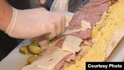 Preparan el sándwich cubano más grande de todos los tiempos