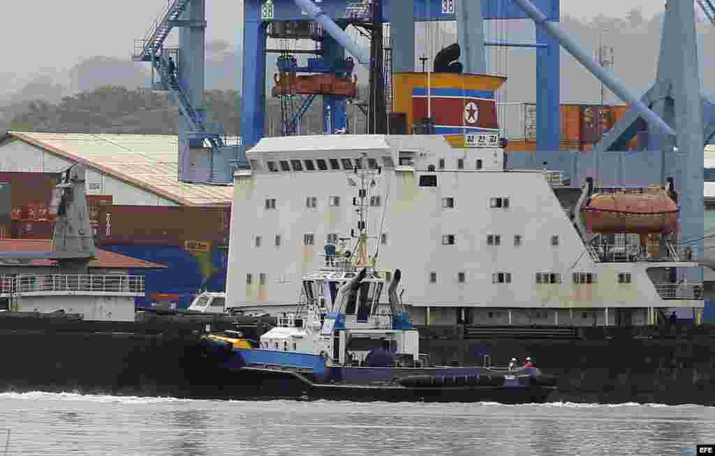 Julio, 2013 - Vista del barco norcoreano Chong Chon Gang atracado en el muelle de Manzanillo de la caribeña ciudad de Colón (Panamá). Las autoridades panameñas retuvieron en Colón.