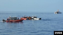 Rescate y repatriación de balseros cubanos en alta mar por la Guardia Costera de EEUU. (Archivo)