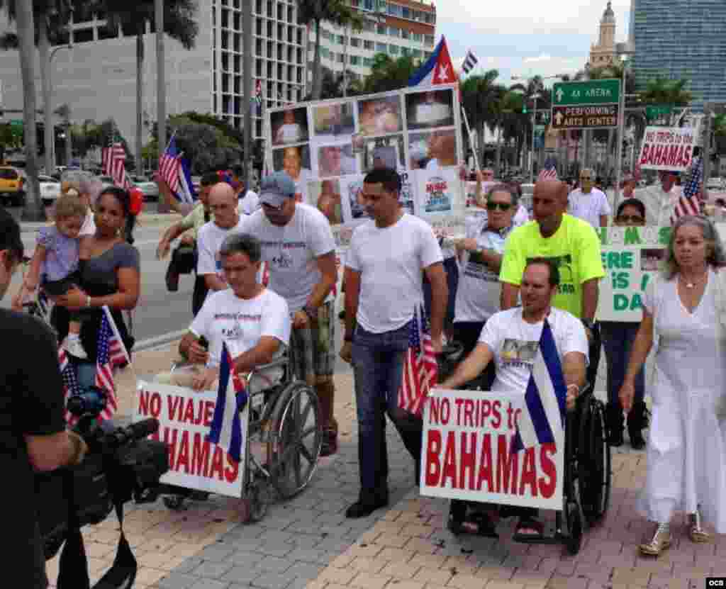 Cubanos en Miami reclaman a Bahamas fin de maltratos a indocumentados. Foto: Ricardo Quintana
