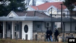 Atacante suicida lanza granada contra la embajada de EEUU en Montenegro