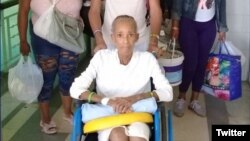 Xiomara Cruz Mirada a la salida el viernes del Hospital Clínico Quirúrgico Dr. Miguel Enríquez