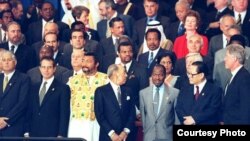Fidel Castro (extrema izquierda) y Bill Clinton (d) coincidieron durante una Cumbre de la ONU en 1995